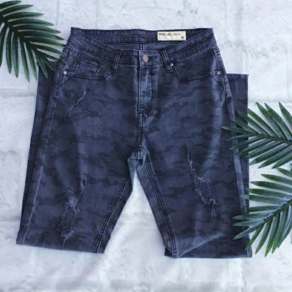 Casual Chic Charcoal Camo Ripped Skinny Jeans - Picture 14 of 16